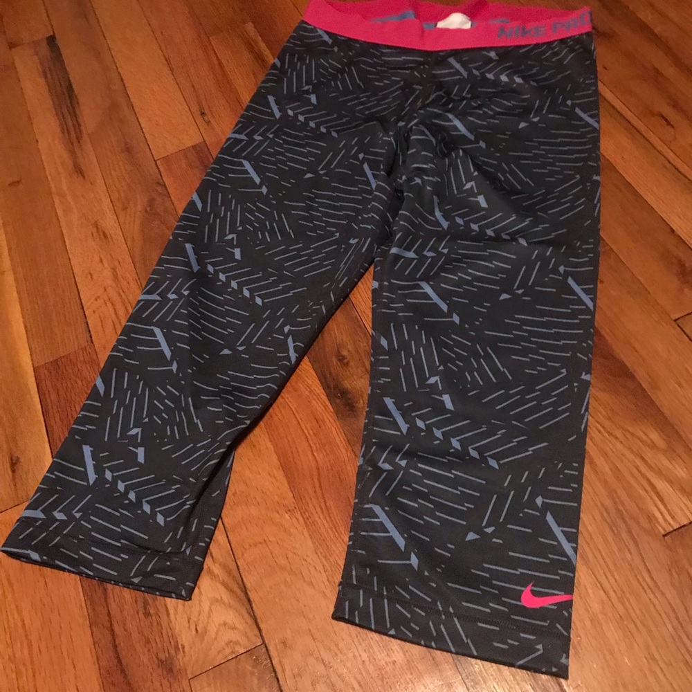 Geometric Nike pro leggings